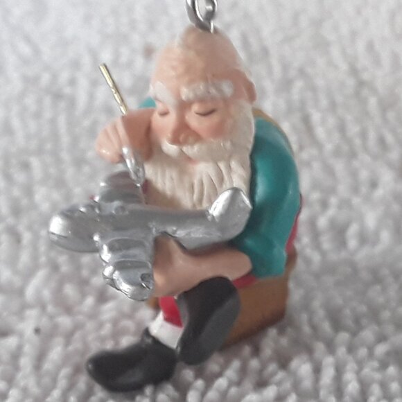 Hallmark Miniature Ornament- Wee Toymaker, 1991 no box - Picture 2 of 3